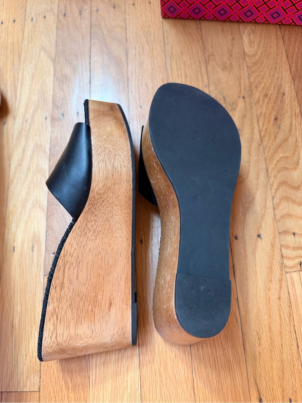 Tory Burch Patty Black Leather Slide Wedge with Wood-Effect Platform - Picture 7 of 9